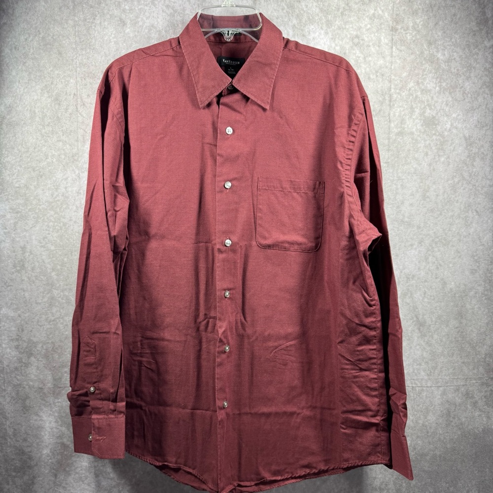 VanHeusen Men’s Large Burgundy Long Sleeve Button Up‎ Shirt